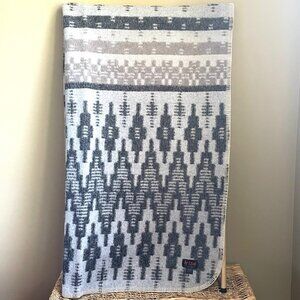 ARTZNL Alpaca Wool Cotton Throw Bed Blanket Large Southwestern Luxury Soft Queen